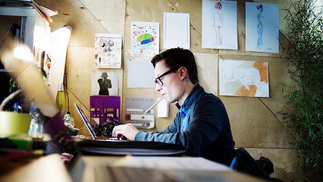 man_working_on_computer_630x354.jpg